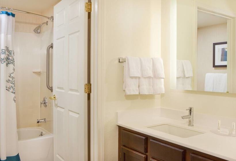 استودیوی استاندارد, Residence Inn Hartford Manchester