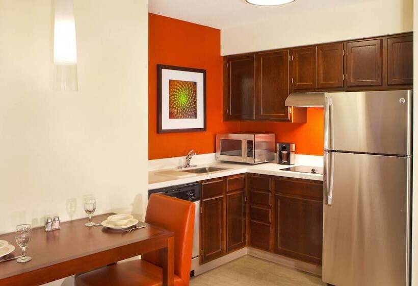 استودیوی استاندارد, Residence Inn Hartford Manchester