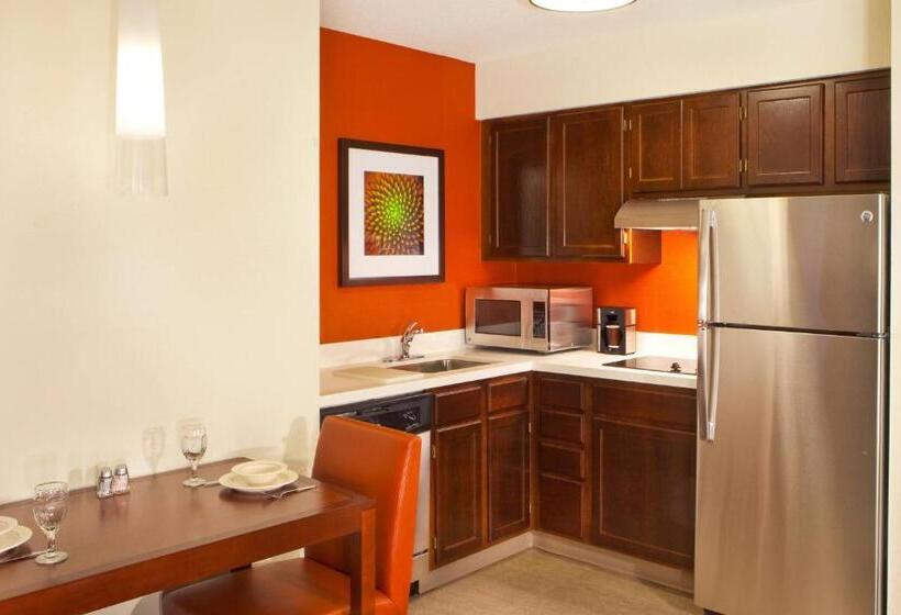 استودیوی استاندارد, Residence Inn Hartford Manchester