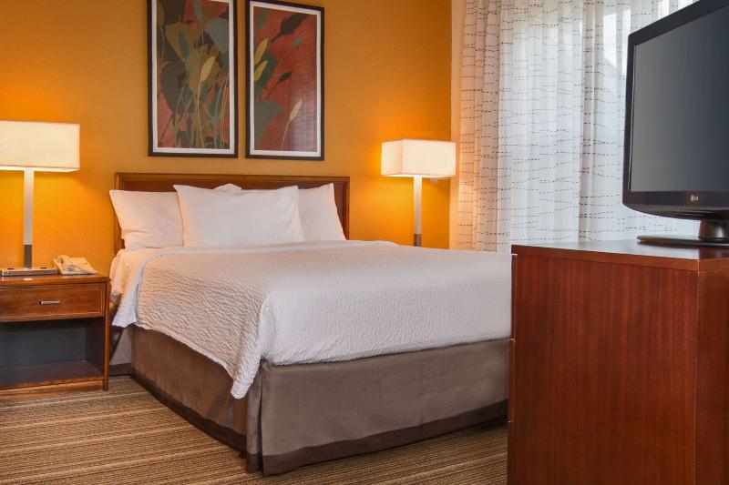 Suite Adapted for people with reduced mobility, Sonesta Es Suites Charleston