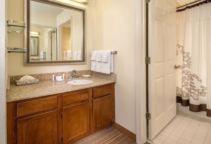 سوئیت برای معلولان, Sonesta Es Suites Charleston