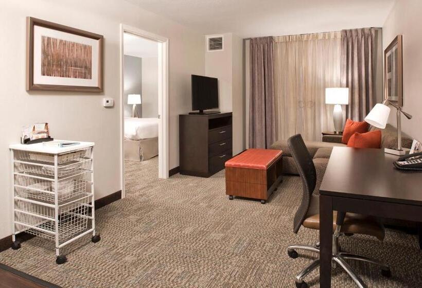 Chambre Standard Adaptée aux Personnes à Mobilité Réduite, Staybridge Suites Ballantyne