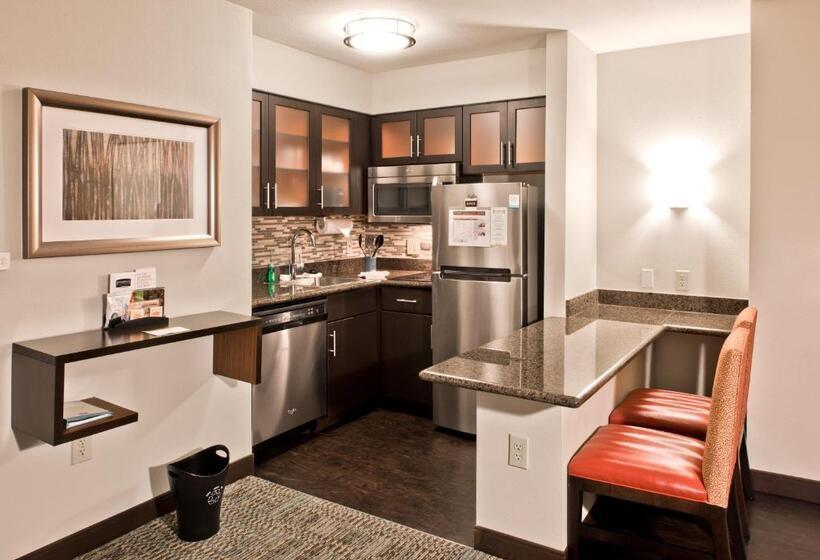 اتاق استاندارد با تخت بزرگ برای معلولان, Staybridge Suites   Charlotte Ballantyne, An Ihg