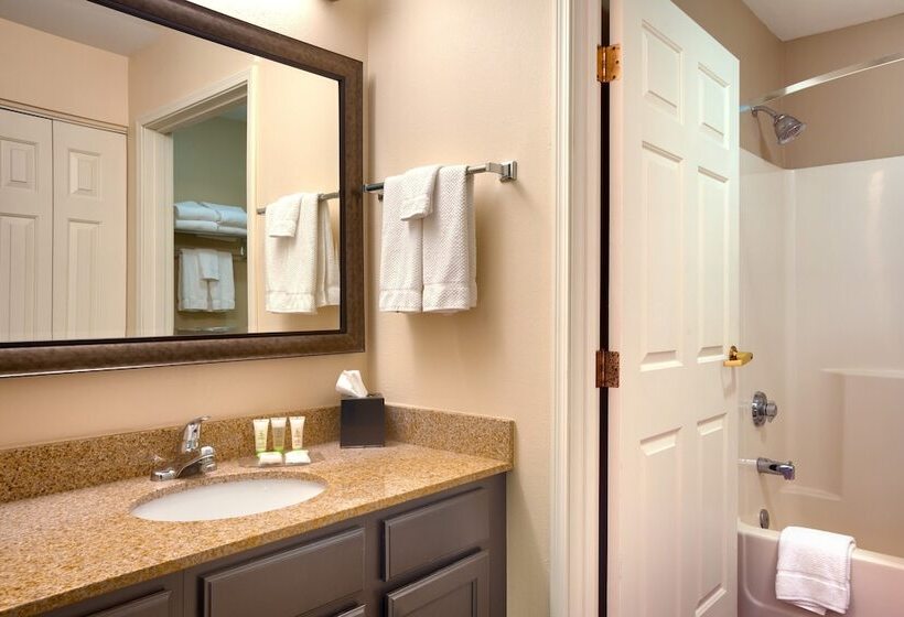 سوئیت با تخت بزرگ, Staybridge Suites Peoria Downtown, An Ihg