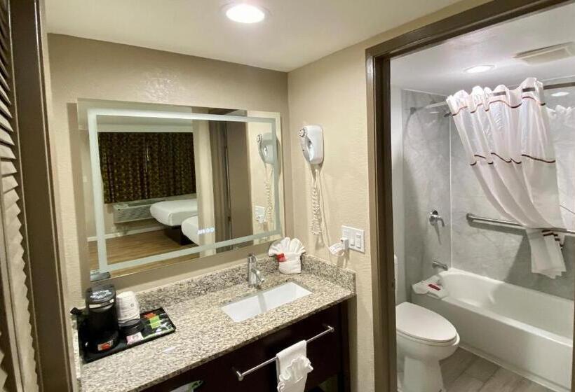اتاق استاندارد در طبقه همکف, Surestay Hotel By Best Western Santa Cruz