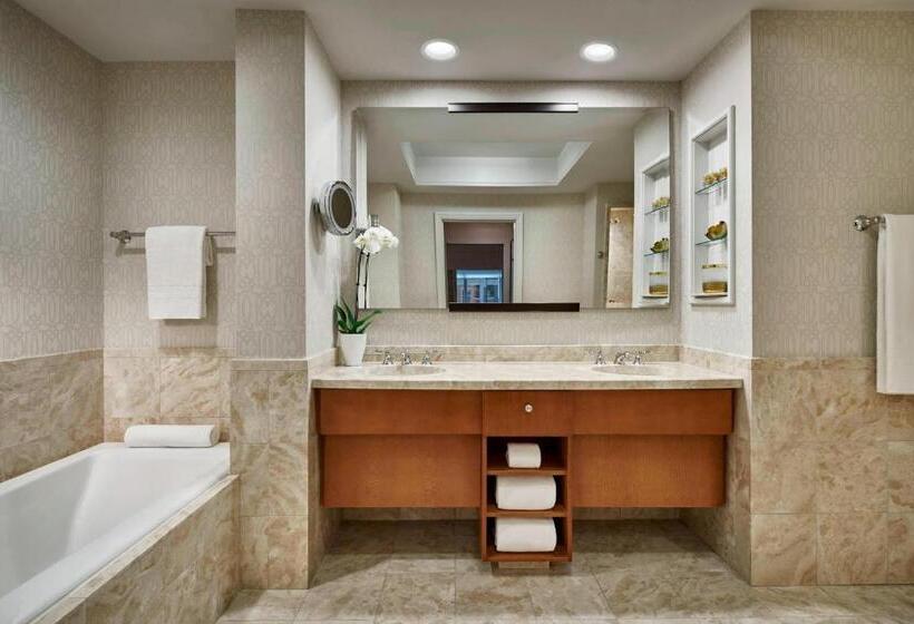 Executive Suite King Bed, The Ritzcarlton, Boston