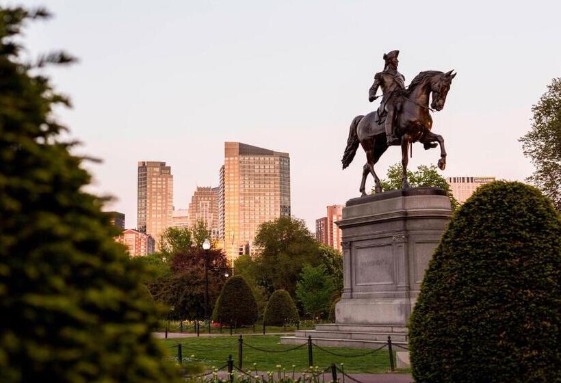Cameră Club, The Ritzcarlton, Boston