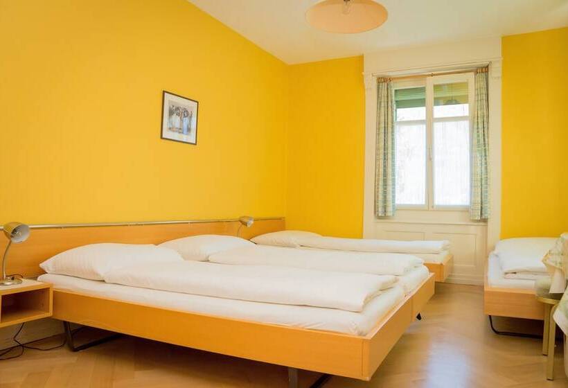 اتاق استاندارد چهار تخته, Waldhotel Unspunnen