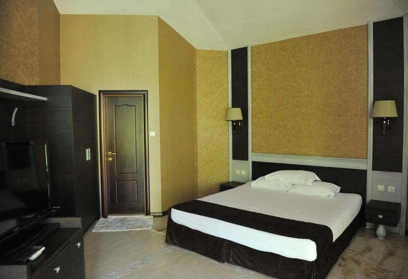 سوییت لوکس, Family Hotel Edia Sandanski