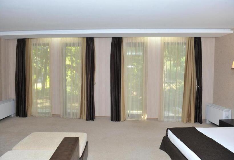 سوییت لوکس, Family Hotel Edia Sandanski