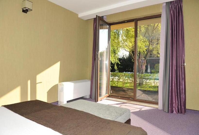 سوییت لوکس, Family Hotel Edia Sandanski