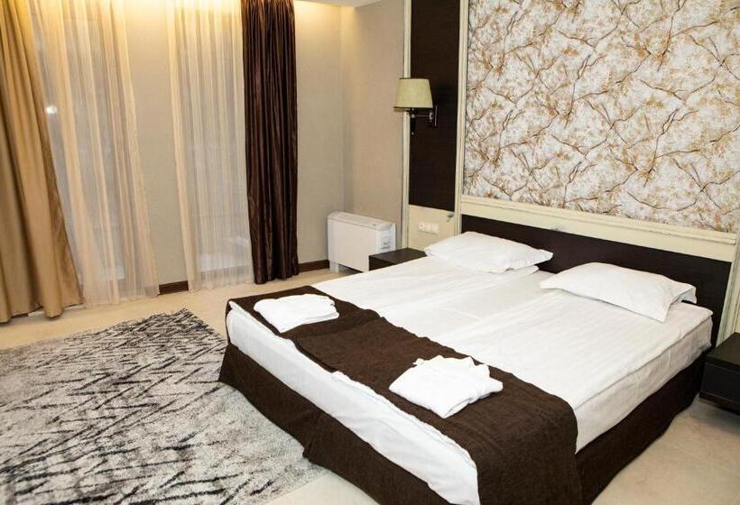 سوییت لوکس, Family Hotel Edia Sandanski