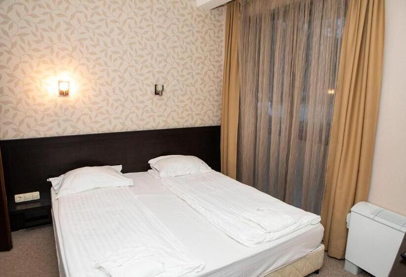 سوئیت دلوکس 2 خوابه, Family Hotel Edia Sandanski