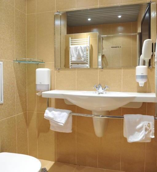 سوییت جونیور با بالکن, Family Hotel Edia Sandanski