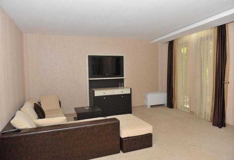 سوییت لوکس, Family Hotel Edia Sandanski