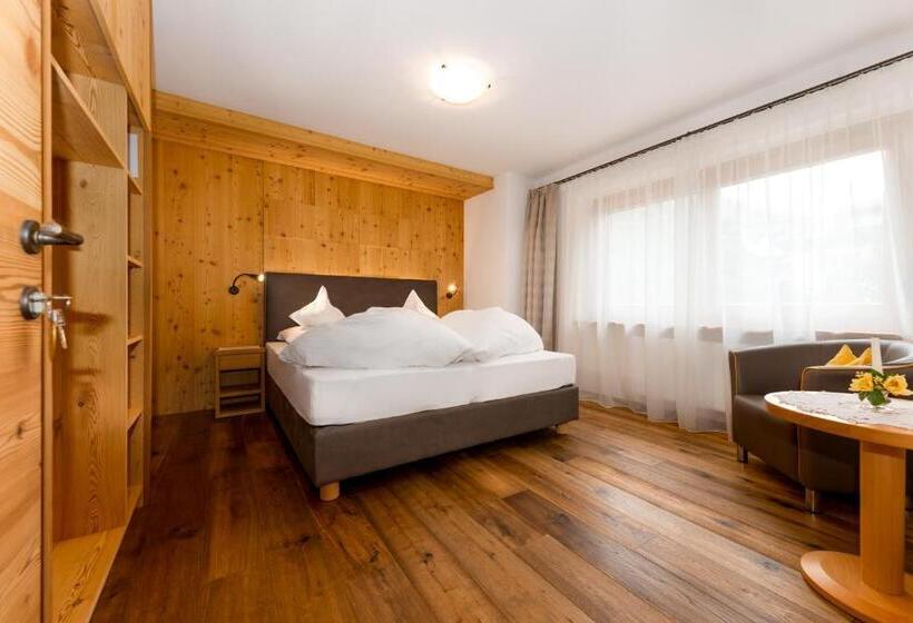اتاق راحتی, Garni Hotel Geier