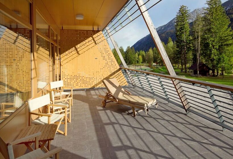 سوییت با چشم‌انداز کوه, Spik Alpine Resort