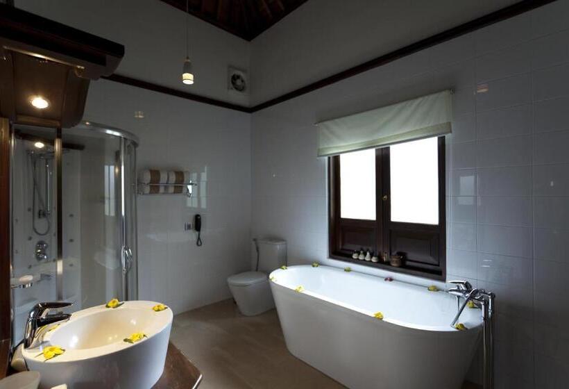سوییت لوکس, Amaya Lake Dambulla