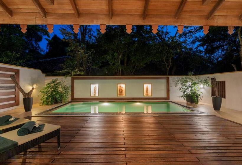 سوییت لوکس, Amaya Lake Dambulla
