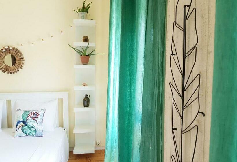 اتاق استاندارد با بالکن, Green Element Guesthouse