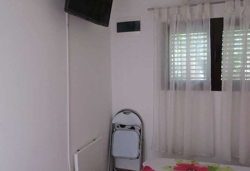 اتاق اکونومی, Guesthouse Suzy