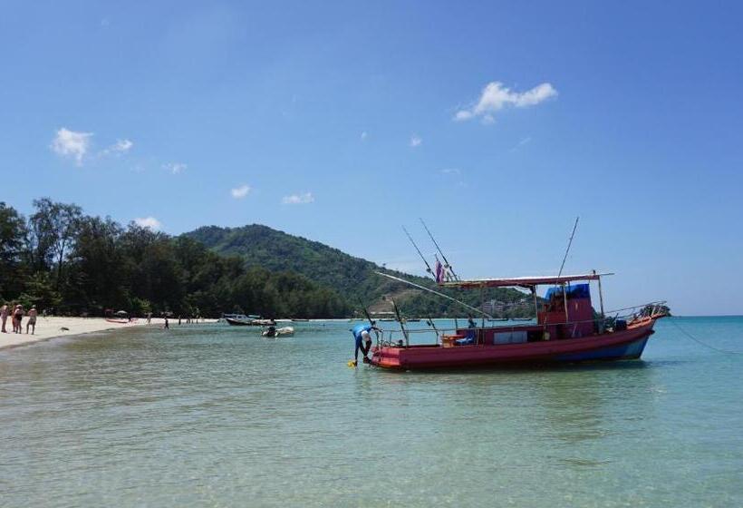 اتاق اکونومی, Tt Naiyang Beach Phuket