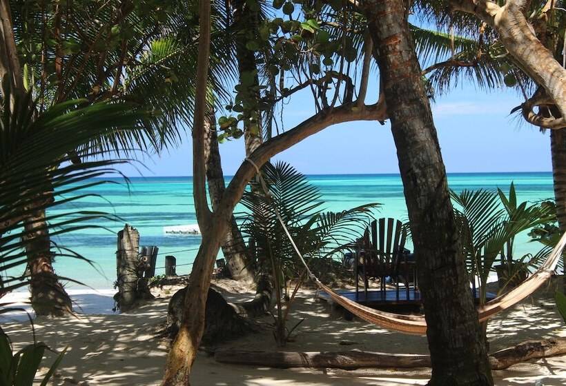 کلبه دلوکس, Little Corn Beach And Bungalow