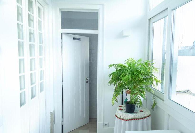 اتاق استاندارد با سرویس بهداشتی مشترک, Guest House Amoreiras