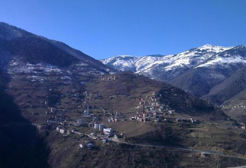 اتاق خانوادگی با چشم‌انداز کوه, Atakoy Otel Cafe Restaurant