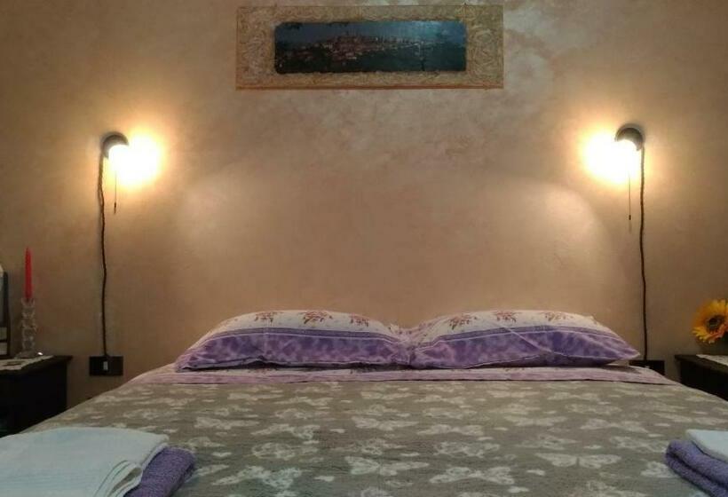 اتاق خانوادگی, B&b Il Girasole   A Casa Di Ale