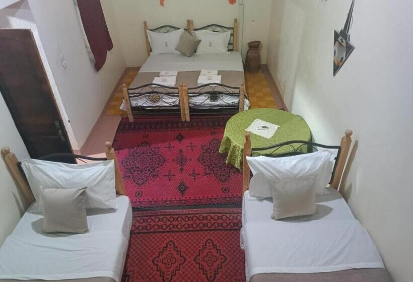 اتاق استاندارد چهار تخته, Riad Assia Foum Zguid