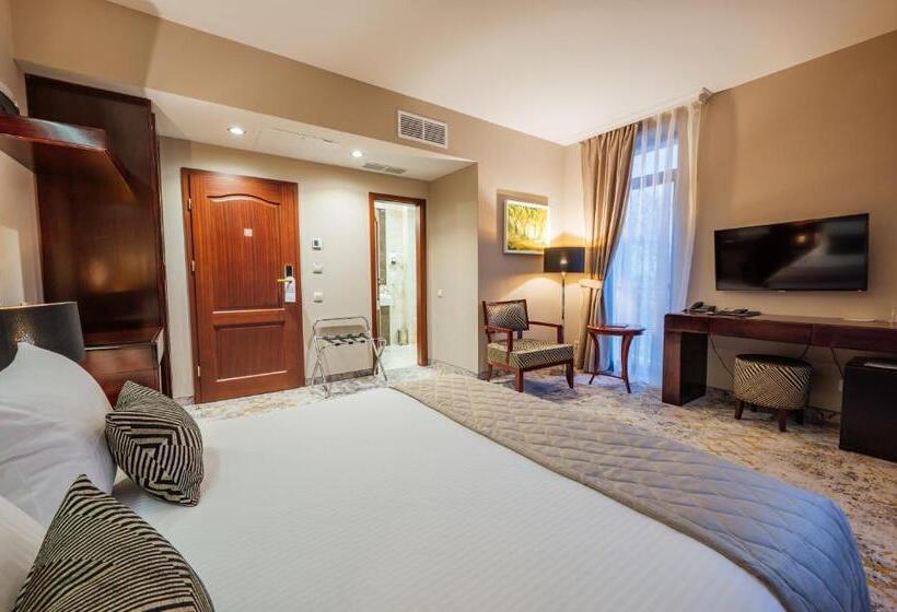 اتاق استاندارد, L`art Hotel Carei