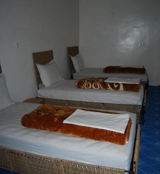 اتاق استاندارد سه تخته با سرویس بهداشتی مشترک, Kasbah Ait Bouguemez