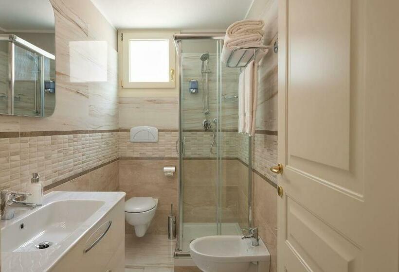 اتاق استاندارد, Rome Airport Inn