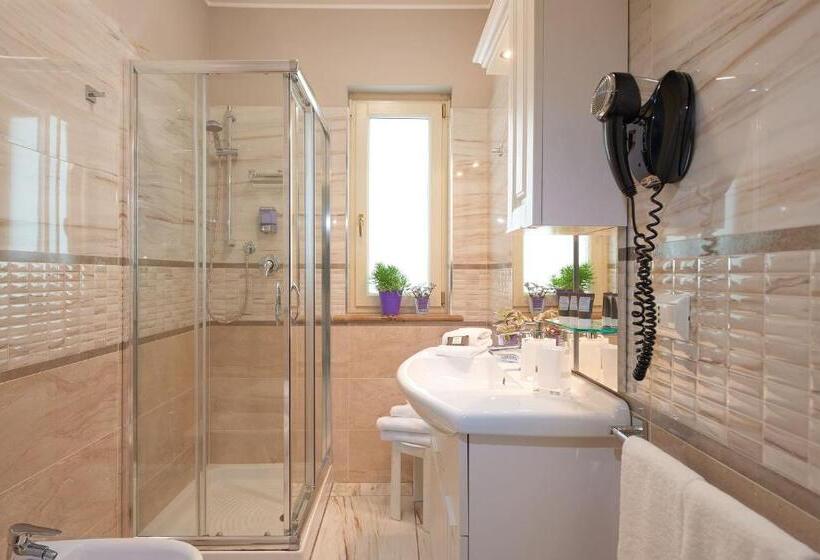 اتاق لوکس با بالکن, Rome Airport Inn