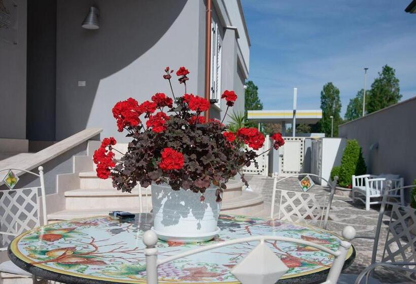 آپارتمان 1 خوابه, Rome Airport Inn