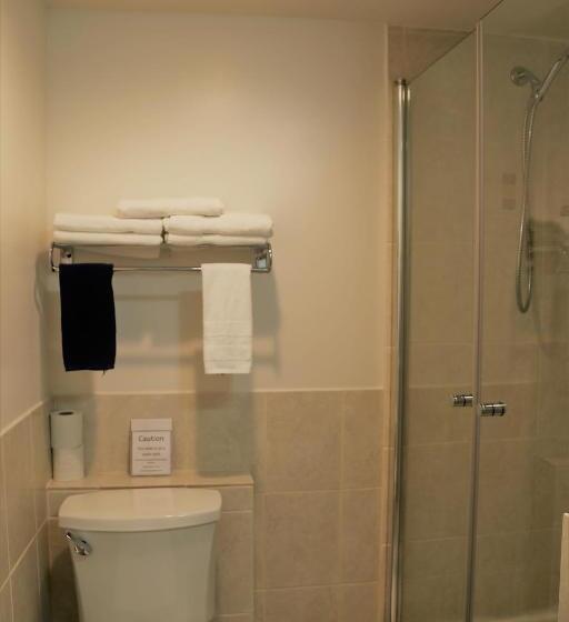 سوییت لوکس, Empire Inn And Suites