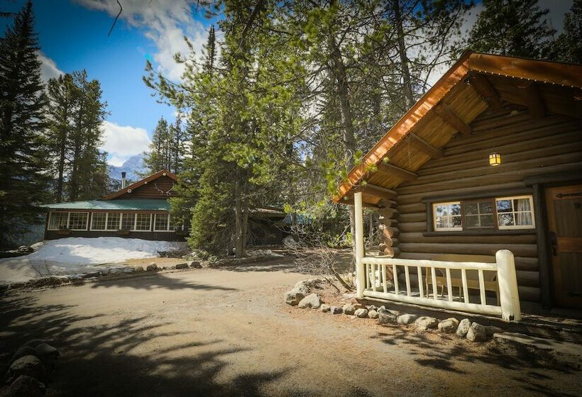 کابین, Storm Mountain Lodge & Cabins