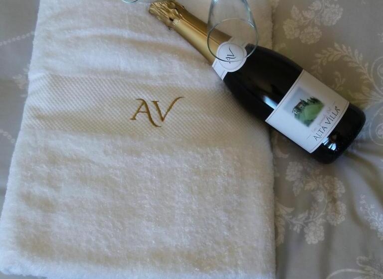 سوییت جونیور با چشم‌انداز استخر, Alta Villa The Countryhouse Adults Only Boutique Bnb