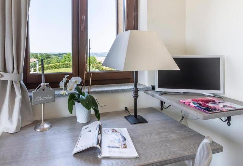 سوییت جونیور با چشم‌انداز استخر, Alta Villa The Countryhouse Adults Only Boutique Bnb