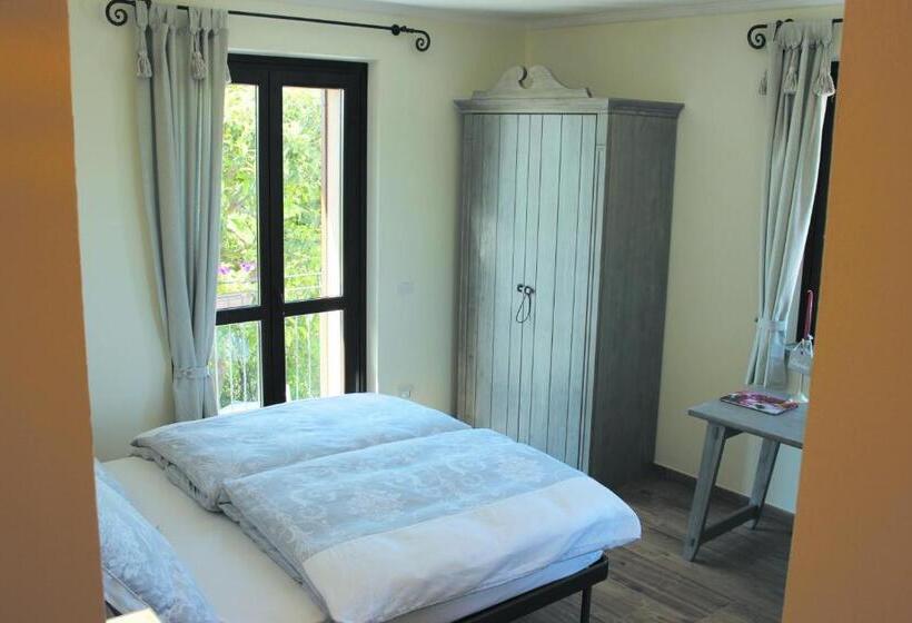سوییت جونیور با چشم‌انداز استخر, Alta Villa The Countryhouse Adults Only Boutique Bnb