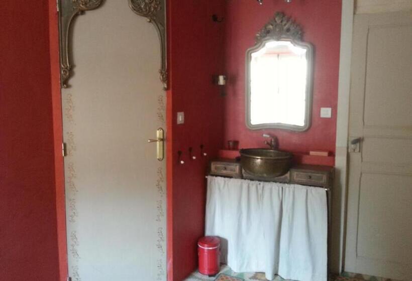 اتاق استاندارد, Le Patio Des Cigales