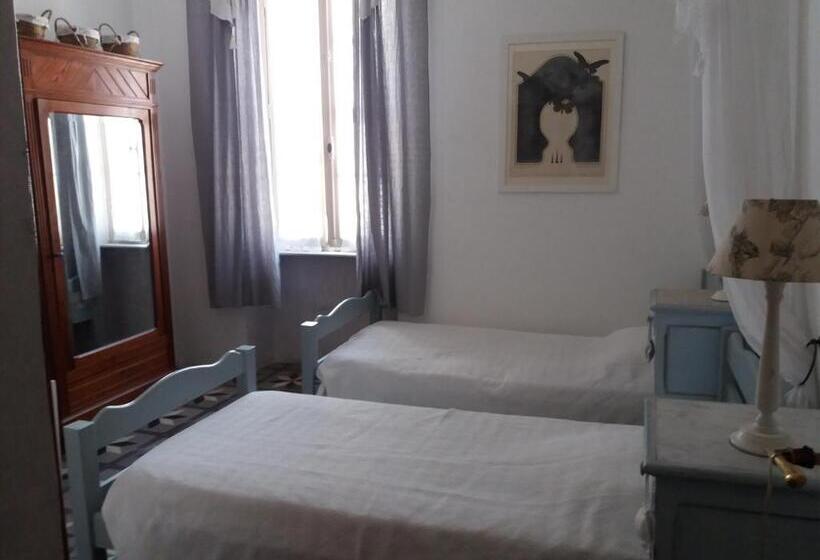 اتاق استاندارد, Le Patio Des Cigales