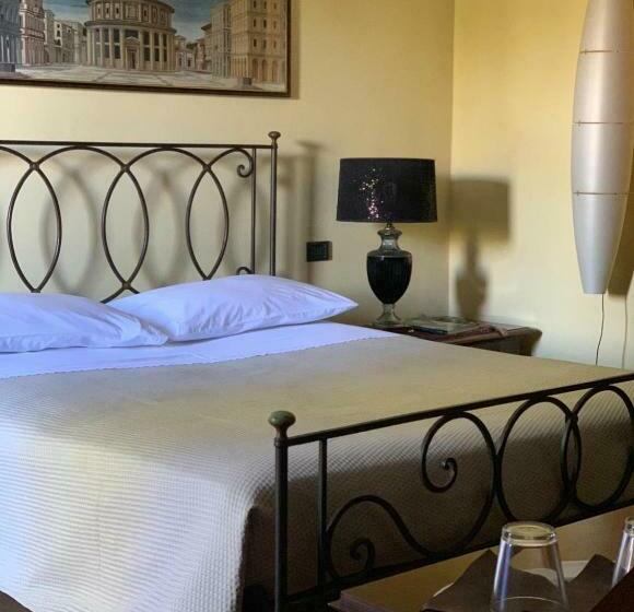 اتاق استاندارد با چشم‌انداز استخر, Spineto House