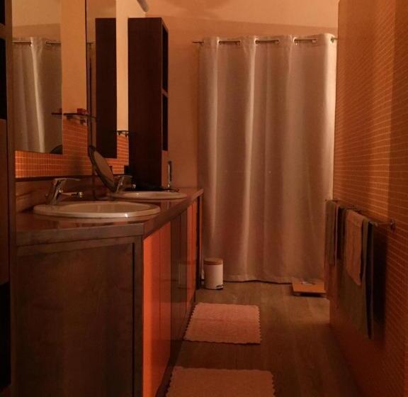 اتاق استاندارد با چشم‌انداز استخر, Spineto House