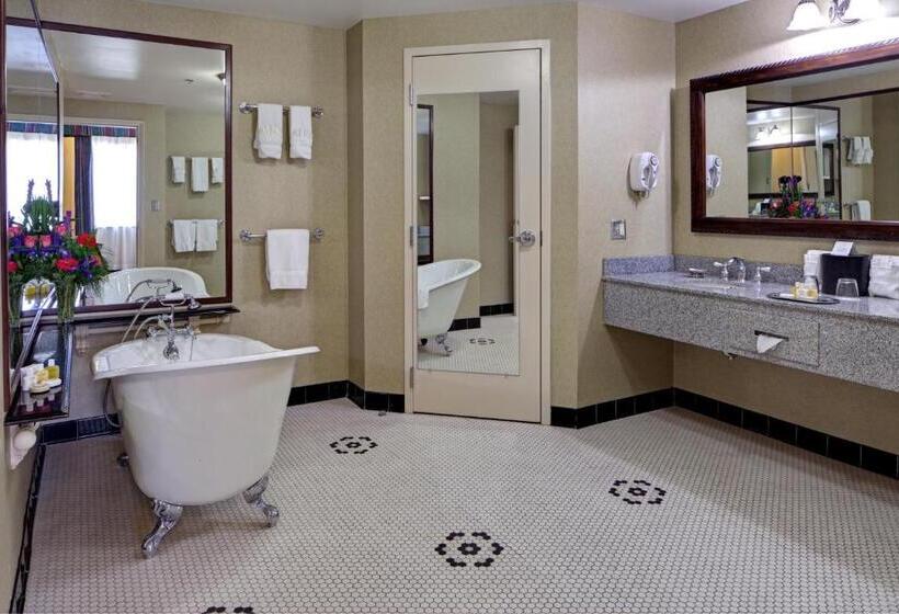 سوئیت پرزیدنت, Carnegie Hotel & Spa