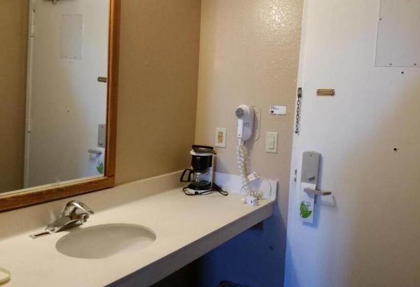 اتاق استاندارد برای معلولان, Studio 6 Suites Delano, Ca