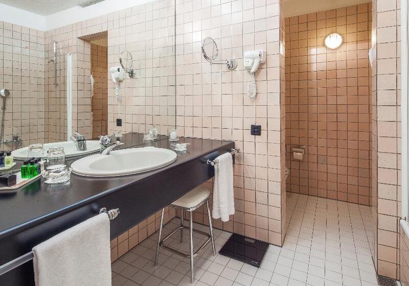 اتاق استاندارد با تخت بزرگ, Manchester Inn & Suites