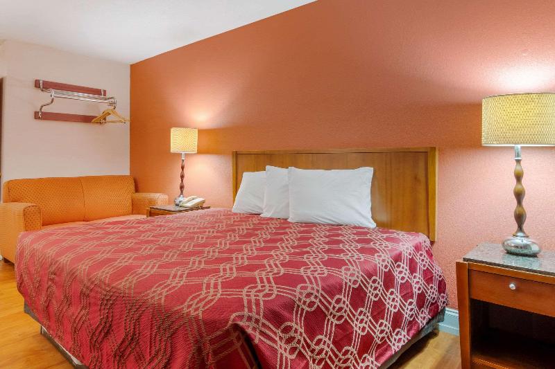 اتاق استاندارد با تخت بزرگ, Econo Lodge