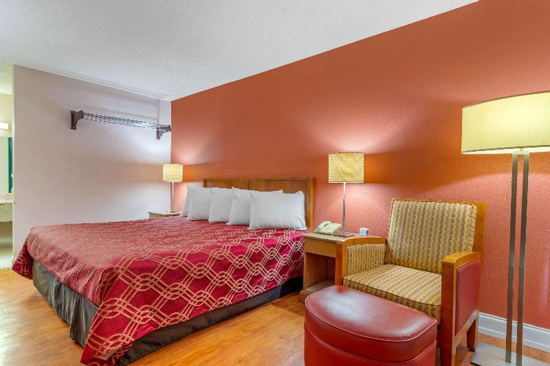 اتاق استاندارد با تخت بزرگ, Econo Lodge